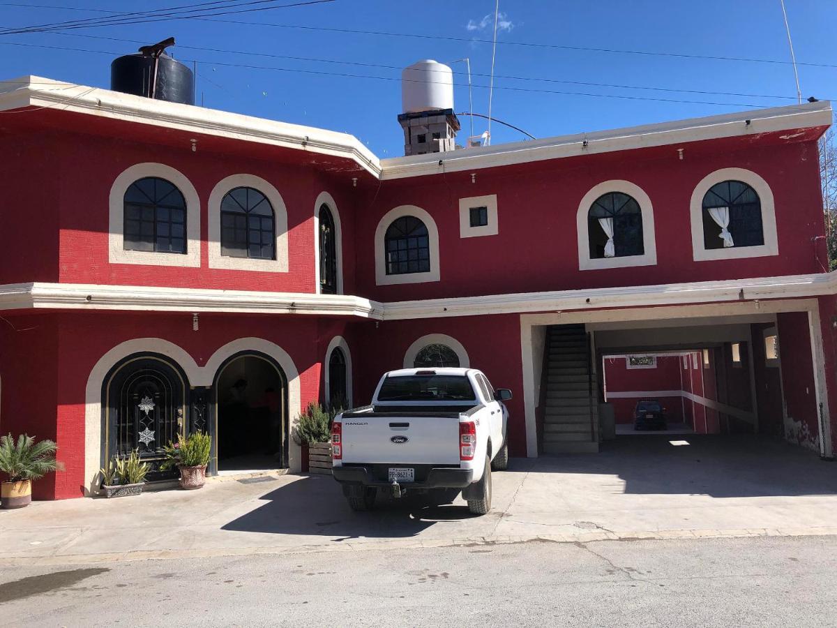 Oyo Hotel Cuatro Reales Galeana Exteriör bild