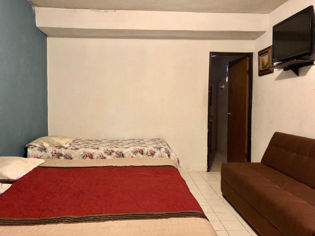 Oyo Hotel Cuatro Reales Galeana Exteriör bild